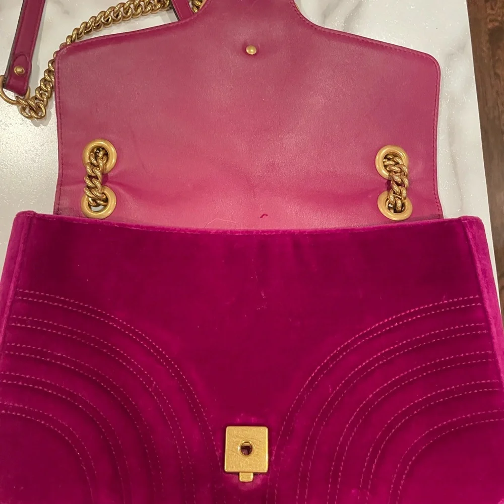 EUC GUCCI Velvet MatelasseGG Marmont Shoulder Bag - Fuchsia Violet Cyclamen - Picture 4 of 9